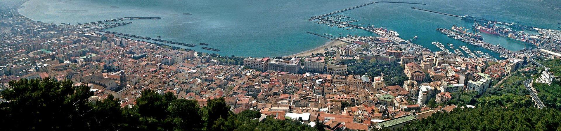 Panorama_dal_Castello_Arechi - Di M2m by Wikimedia Commons